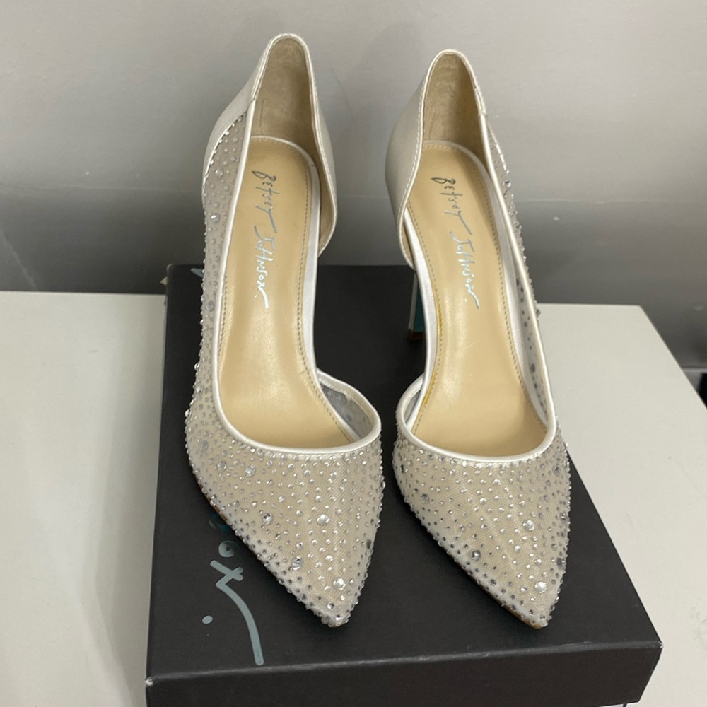 Stunning Betsey Johnson for any occasion